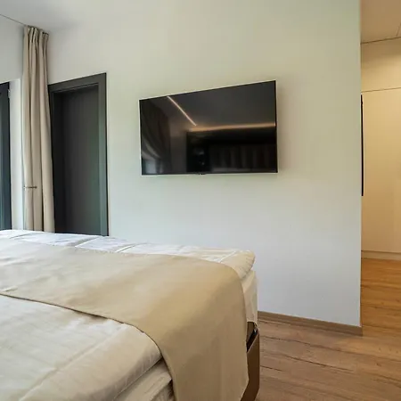 Lasttminutebooking - Vidis W Heated Jacuzzi And Sauna Apartment